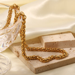 The Aurea Chain