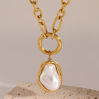 Sculpted Pearl Chain