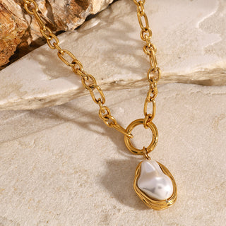Sculpted Pearl Chain