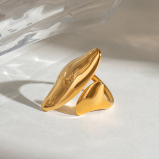 Sculpted Current Ring