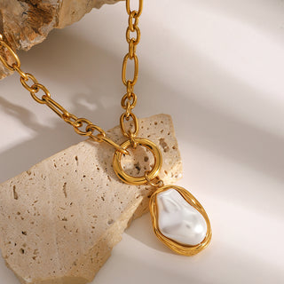 Sculpted Pearl Chain