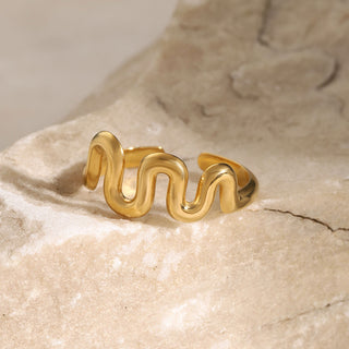 Waves Ring