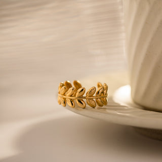 Golden Laurel Ring
