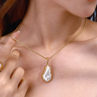 Sculpted Pendant Necklace