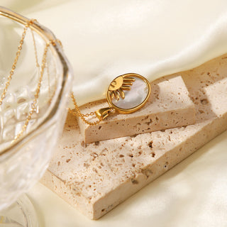 Solara Pendant Necklace